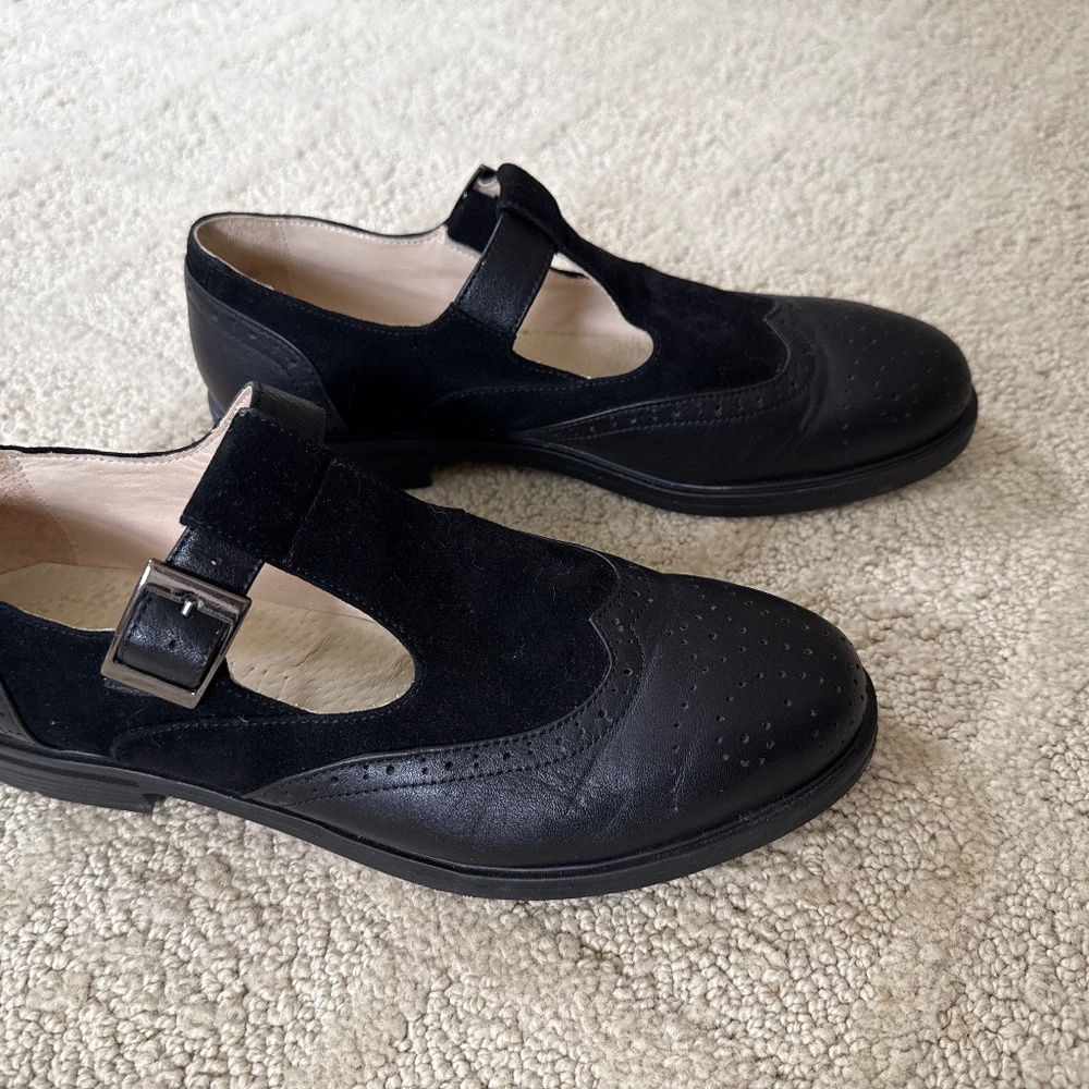 Black T strap shoe size 40